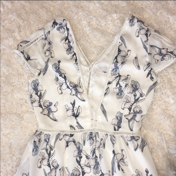 Lucca Lace V Neck Floral Maxi Dress - Picture 5 of 7